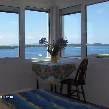 Apartment Lucija Hvar Town