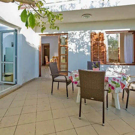 Apartment Lucija