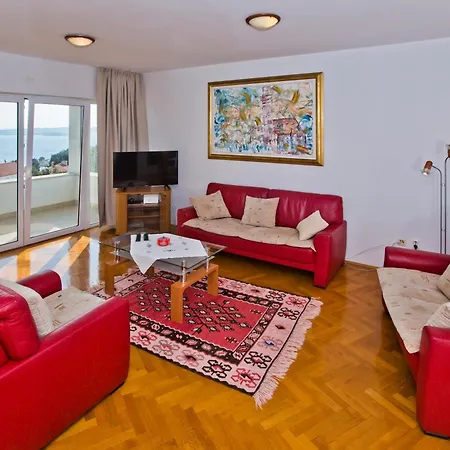 Lucija Apartment *