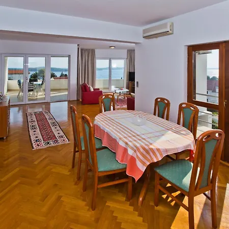 Apartment Lucija *