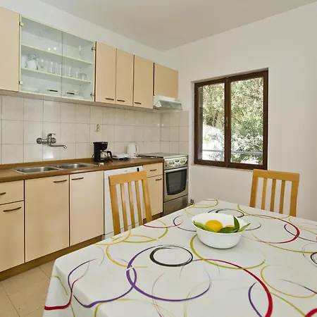 Apartment Lucija *