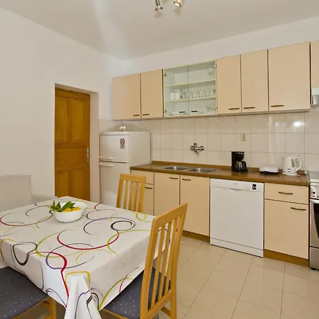 Apartment Lucija *
