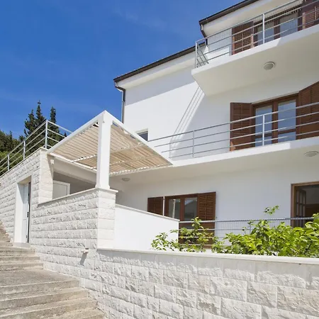 Apartment Lucija