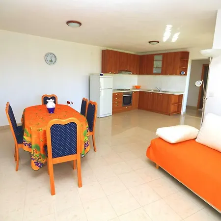 Lucija Appartement *