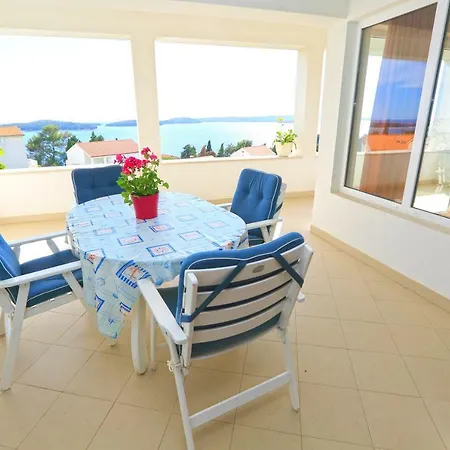 Apartment Lucija